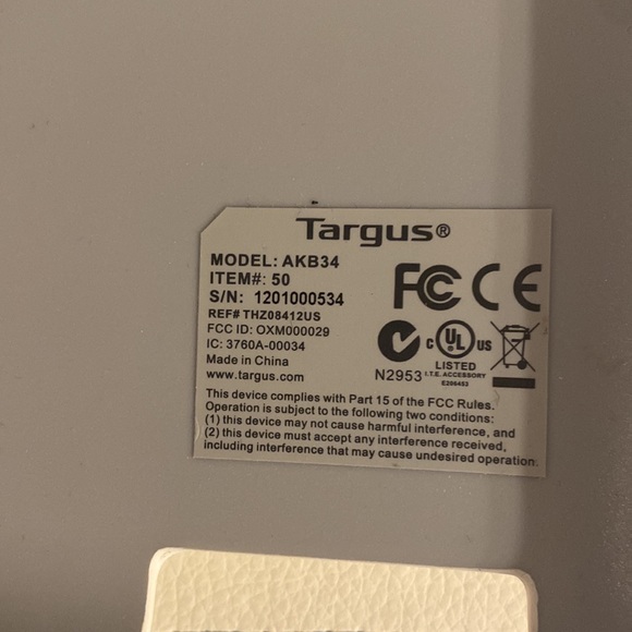 Targus White and Blue Ipad Case with keyboard - Picture 6 of 6